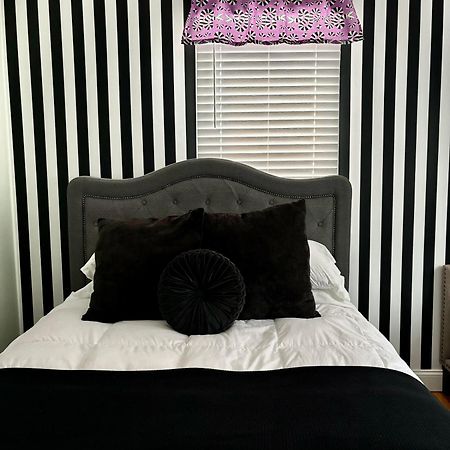 It'S Showtime-Book Lally'S House! Steps To Common! Salem Eksteriør bilde